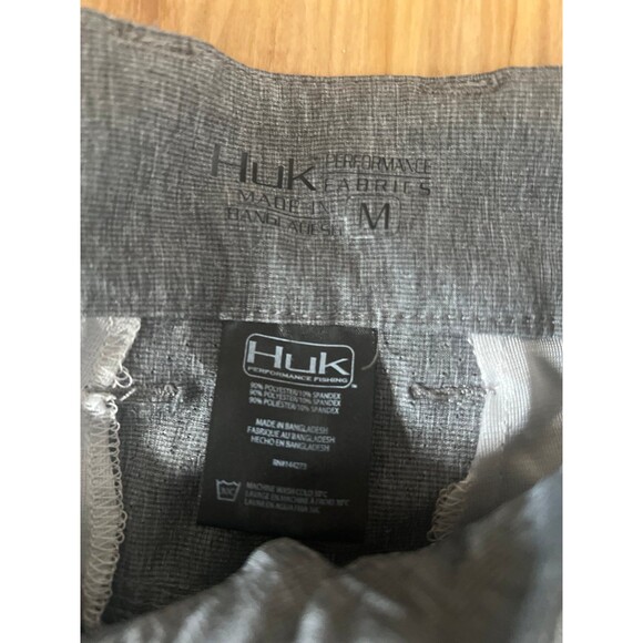 Men’s HUK beacon shorts. Size medium NWOT - Picture 3 of 3